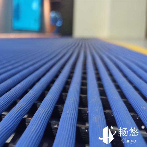 酒店后厨更喜欢用畅悠拼装地垫的原因